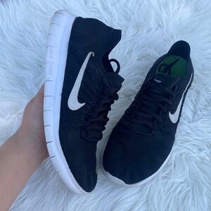 🖤🤍Nike free run Flyknit sneakers 🤍🖤size 9.5